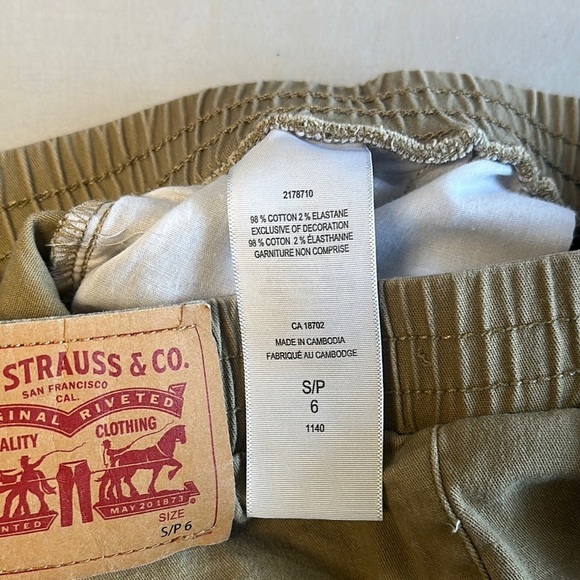 Levi's Tan Casual Shorts with Elastic Waistband - Picture 5 of 5